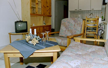 Wohnzimmer und K�che