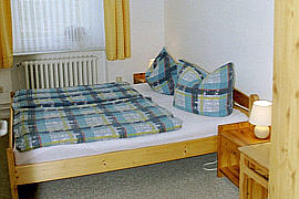 Schlafzimmer 1
